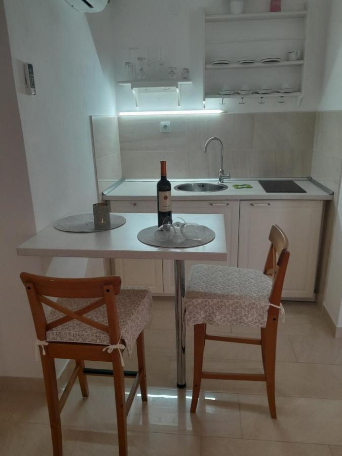 Apartments Blanka Zrnovo Esterno foto