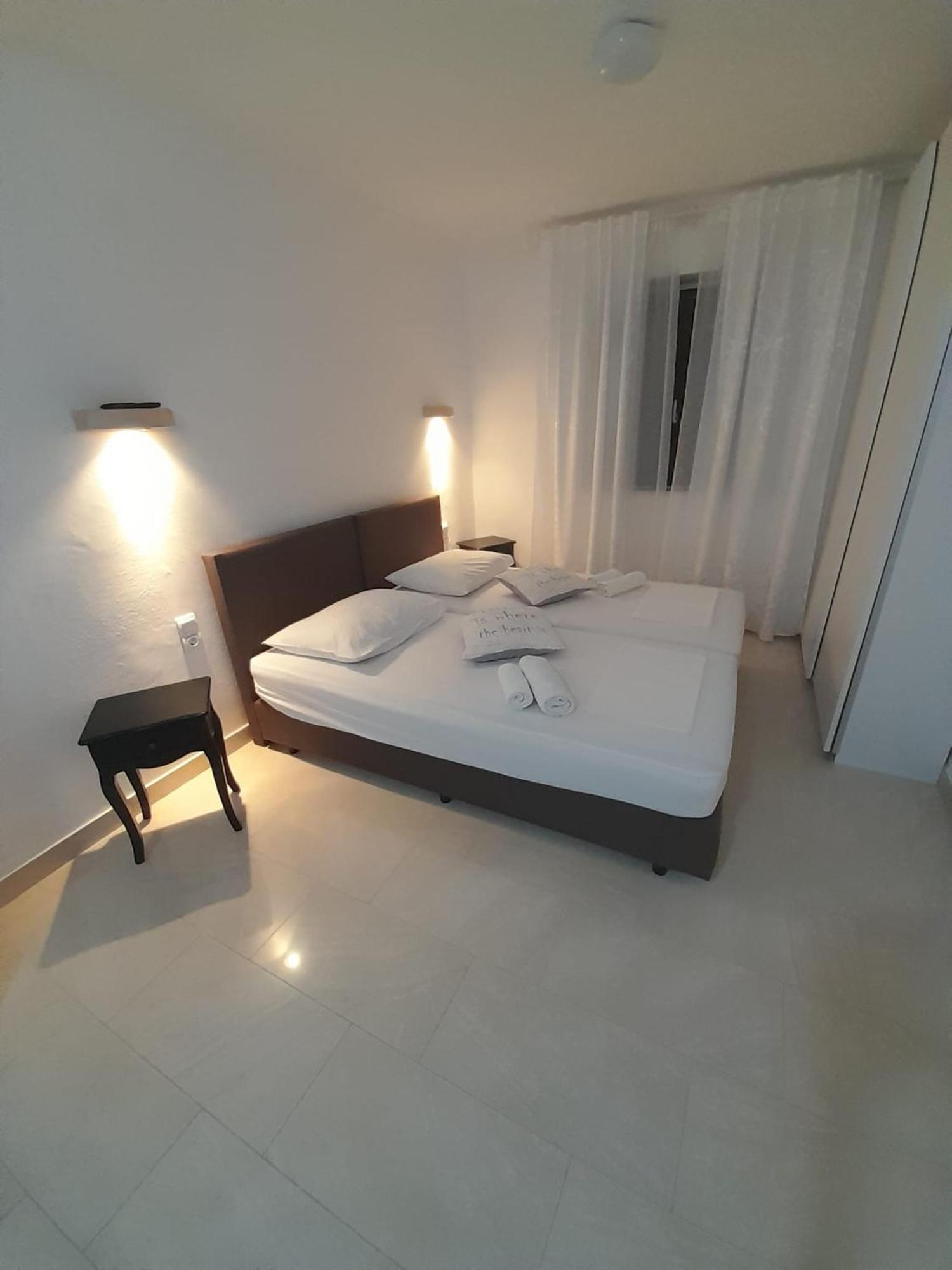 Apartments Blanka Zrnovo Esterno foto